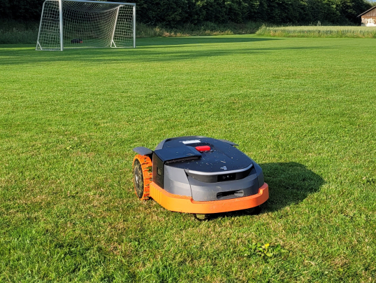 Mähroboter Sportplatz Oberbipp